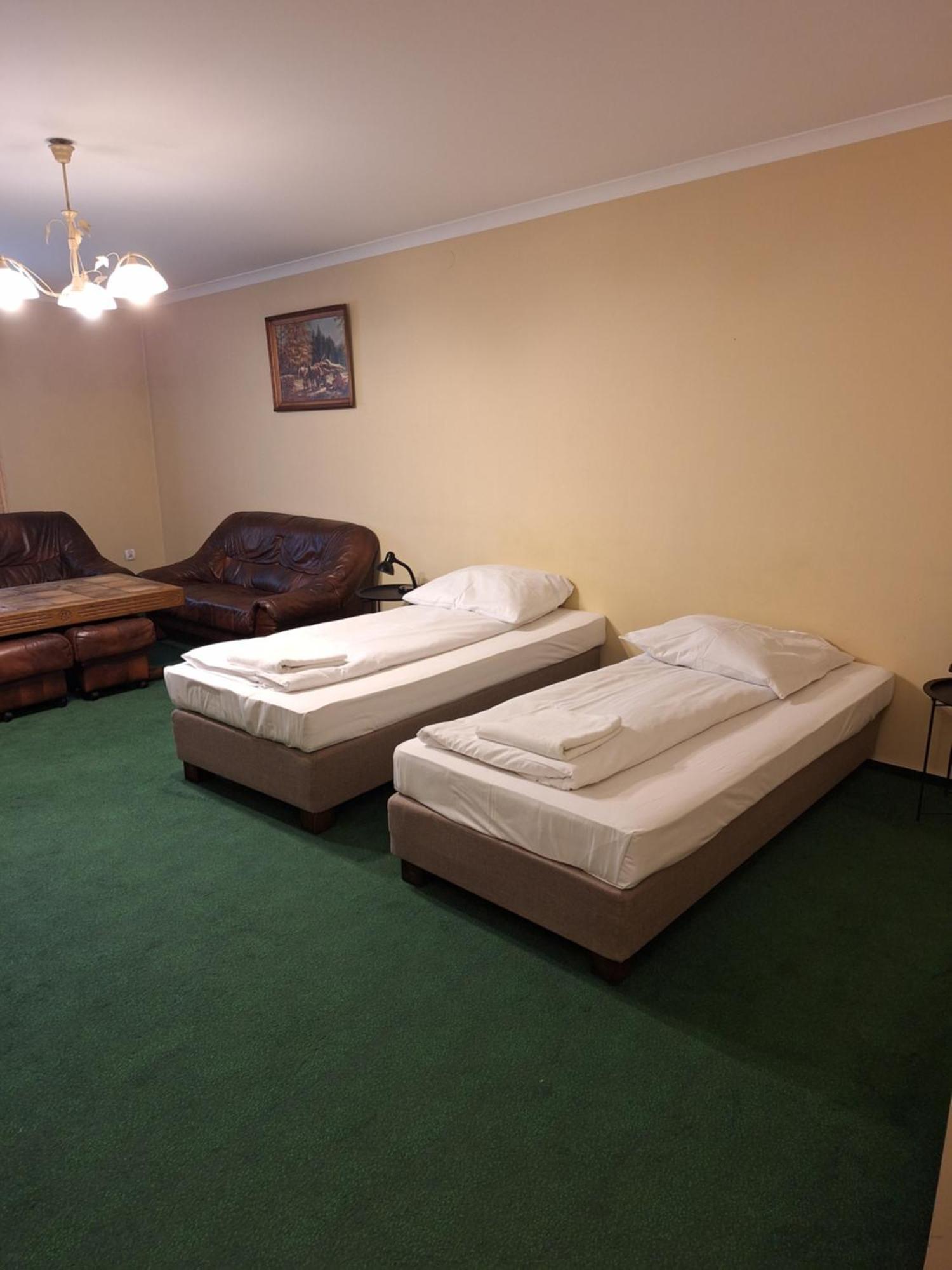 Hotel Malwa Ostrów Wielkopolski Exteriör bild