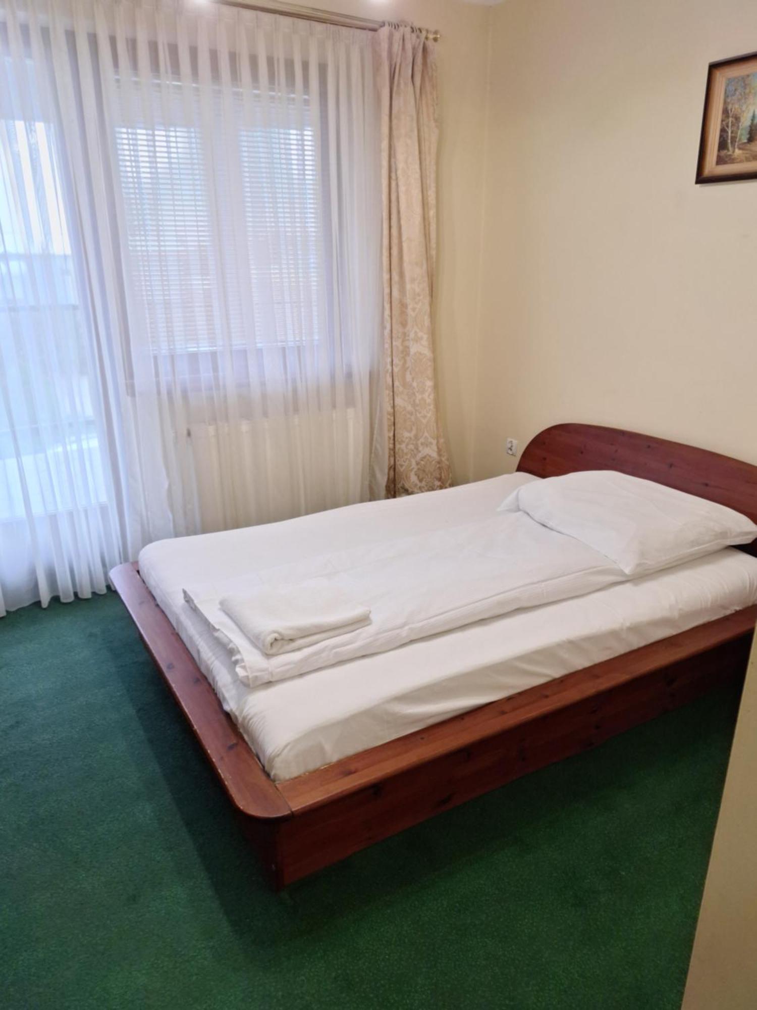 Hotel Malwa Ostrów Wielkopolski Exteriör bild