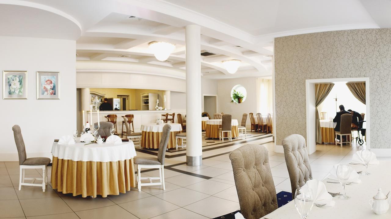 Hotel Malwa Ostrów Wielkopolski Exteriör bild